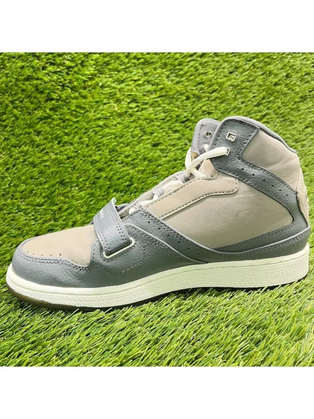 Nike Jordan 1 Flight Strap Boys Size 5.5Y Gray Athletic Leather Shoes Sneakers